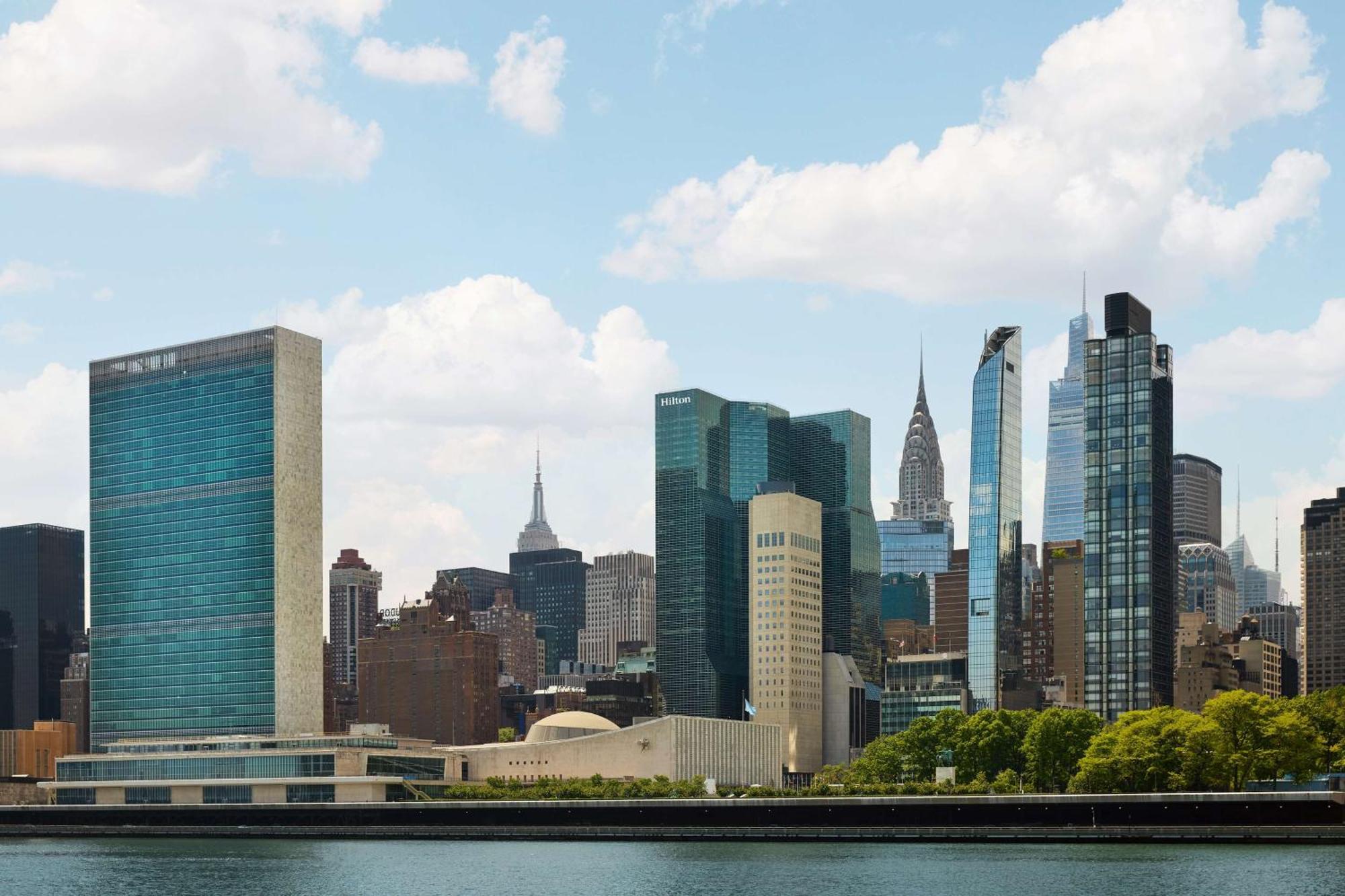 Millennium Hilton New York One Un Plaza Hotel Bagian luar foto