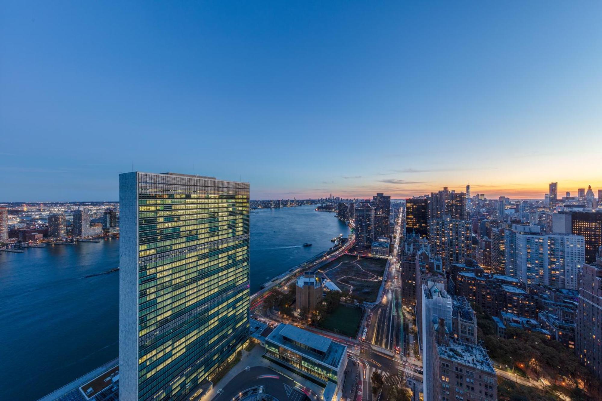 Millennium Hilton New York One Un Plaza Hotel Bagian luar foto